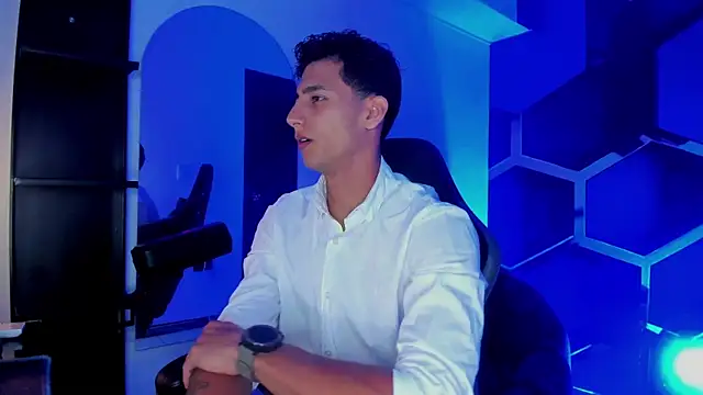 MaxiimoRomano  online show from 07-31-26, 07:33