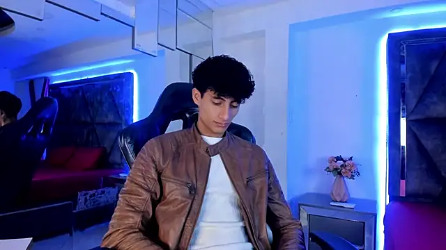 MaxiimoRomano  online show from 03-28-26, 01:34