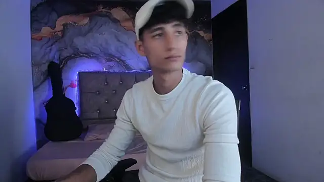 MaxiimoRomano  online show from 04-15-26, 01:04