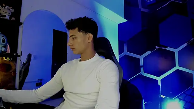 MaxiimoRomano  online show from 07-25-26, 07:20