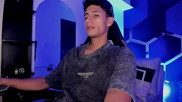 MaxiimoRomano  online show from 08-05-26, 07:19