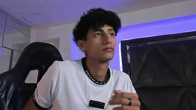 MaxiimoRomano  online show from 03-24-26, 12:27