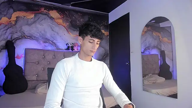 MaxiimoRomano  online show from 04-23-26, 01:24