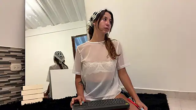 Julieta Jol online show from 04-22-26, 02:13