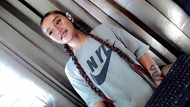 Jessicasfantasy online show from 04-10-26, 01:56