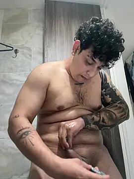 Niccolo Noir online show from 04-19-26, 01:39