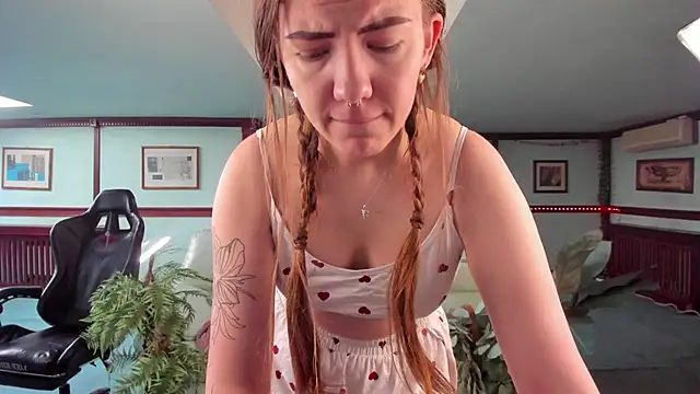 Kirarustle1 online show from 05-28-26, 01:46