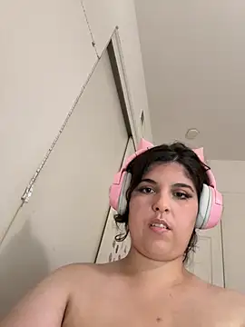Yasminebbyxx online show from 07-09-26, 09:43