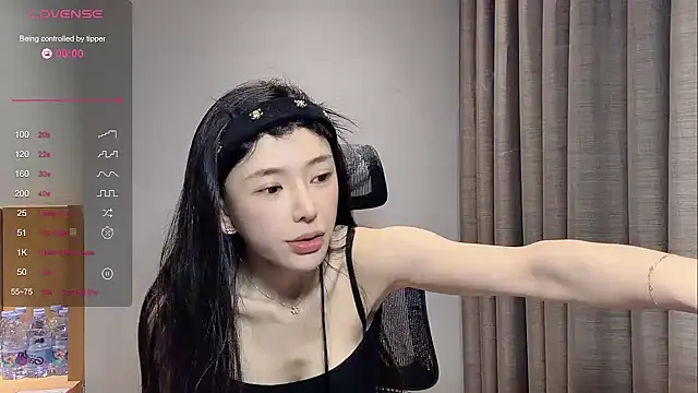 Snapshot of kiki-12 chatting on 04-14-26, 11:54 kiki-12 online show from 04-14-26, 11:54