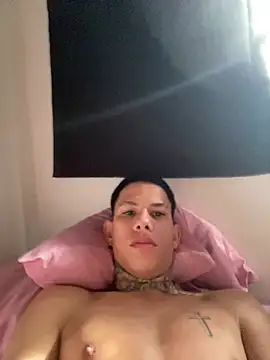 Snapshot of sgxtremm chatting on 04-16-26, 11:22 sgxtremm online show from 04-16-26, 11:22