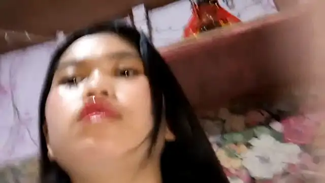 Snapshot of FrancescaVinall chatting on 03-19-26, 05:29 FrancescaVinall online show from 03-19-26, 05:29