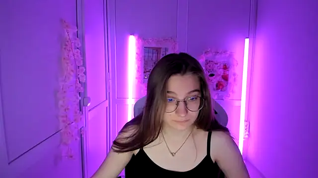 Mia kristal online show from 05-08-26, 07:12