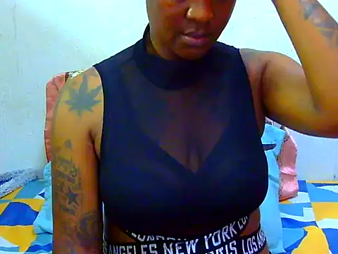 Tattooedgoddess33 online show from 03-24-26, 09:15