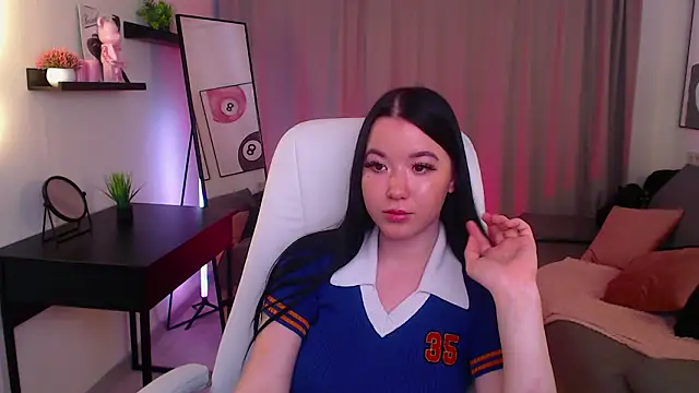 Simonee Battle online show from 03-20-26, 02:45