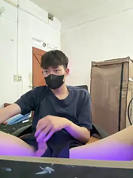 Snapshot of Funkin- chatting on 04-14-26, 12:21 Funkin- online show from 04-14-26, 12:21