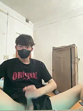 Snapshot of Funkin- chatting on 04-05-26, 12:01 Funkin- online show from 04-05-26, 12:01