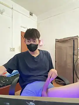 Snapshot of Funkin- chatting on 04-15-26, 12:10 Funkin- online show from 04-15-26, 12:10