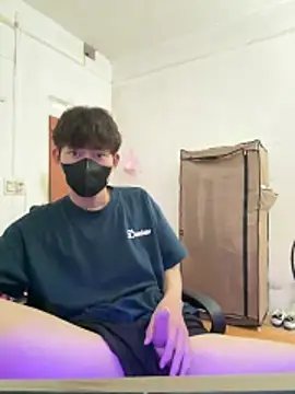 Snapshot of Funkin- chatting on 04-13-26, 11:47 Funkin- online show from 04-13-26, 11:47