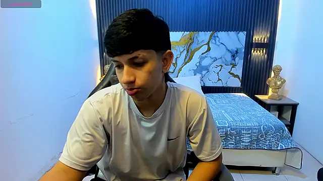 Snapshot of AdrianFranko chatting on 06-09-26, 01:34 AdrianFranko online show from 06-09-26, 01:34