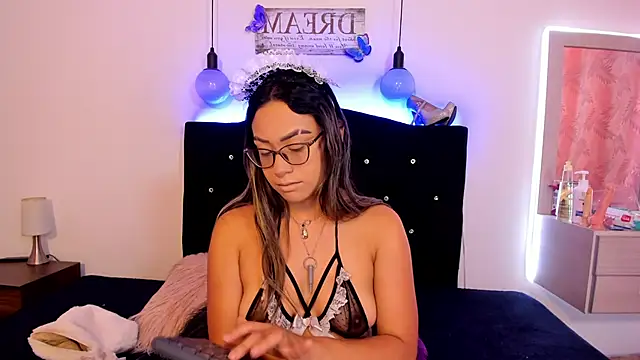 Sia messy online show from 04-14-26, 02:00