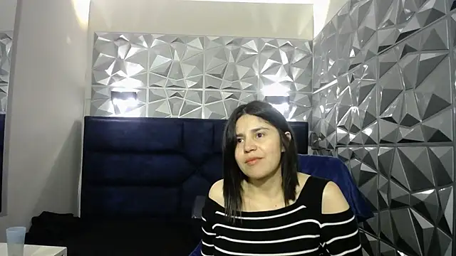 Snapshot of Cata_black chatting on 05-14-26, 02:36 Cata black online show from 05-14-26, 02:36