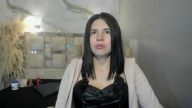 Snapshot of Cata_black chatting on 06-12-26, 12:58 Cata black online show from 06-12-26, 12:58