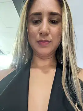 VictoriaWhitmore online show from 04-06-26, 02:29