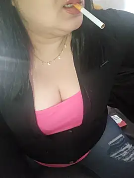 emiliecurvy83 online show from 04-15-26, 11:59