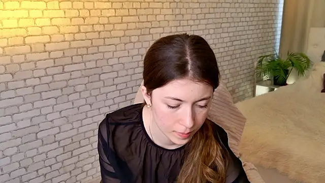 LiuYani online show from 05-06-26, 01:37