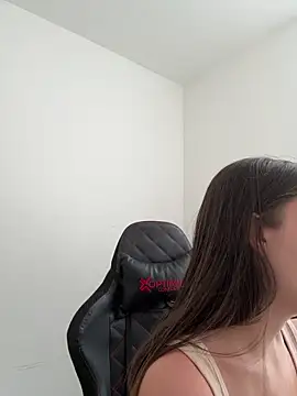 Lauren Storm online show from 04-15-26, 06:45