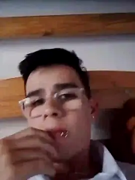 Snapshot of andresitonwn chatting on 06-16-26, 06:52 andresitonwn online show from 06-16-26, 06:52