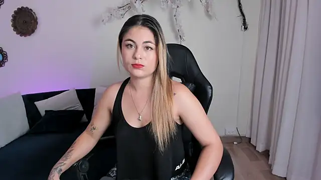 carolina torres25 online show from 05-12-26, 01:17