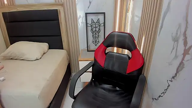 KATIAMOSS online show from 06-17-26, 12:04
