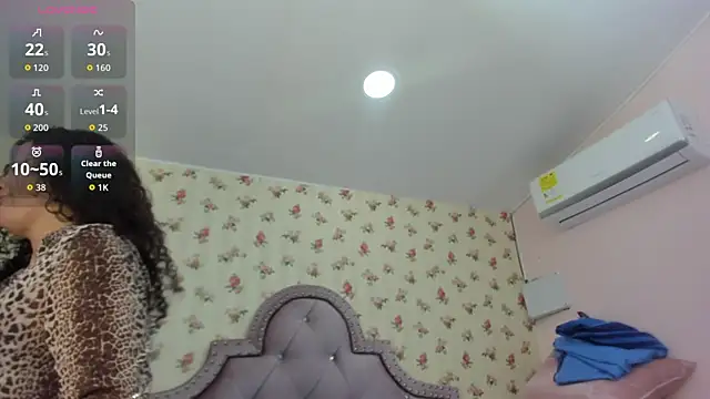 Snapshot of crystal_watson0 chatting on 06-18-26, 02:11 crystal watson0 online show from 06-18-26, 02:11