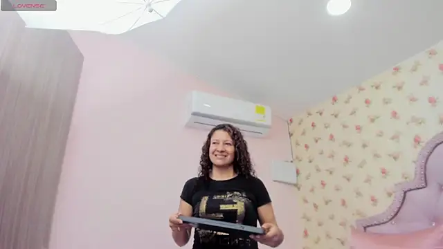 Snapshot of crystal_watson0 chatting on 06-28-26, 12:44 crystal watson0 online show from 06-28-26, 12:44