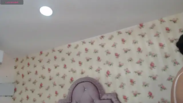 Snapshot of crystal_watson0 chatting on 05-11-26, 01:01 crystal watson0 online show from 05-11-26, 01:01