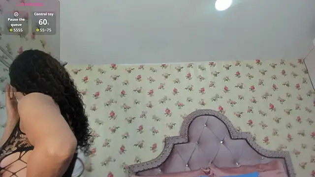 Snapshot of crystal_watson0 chatting on 06-09-26, 02:40 crystal watson0 online show from 06-09-26, 02:40
