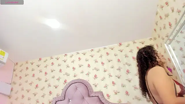 Snapshot of crystal_watson0 chatting on 08-02-26, 01:20 crystal watson0 online show from 08-02-26, 01:20
