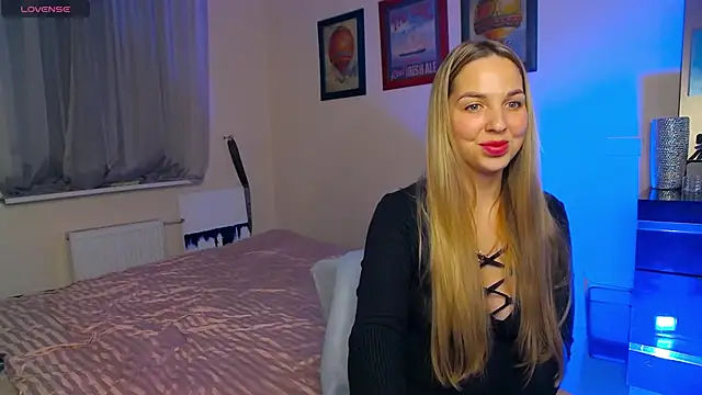 Alexandracandy online show from 04-11-26, 07:50