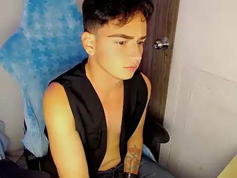 Mathias twinkk online show from 04-08-26, 04:58