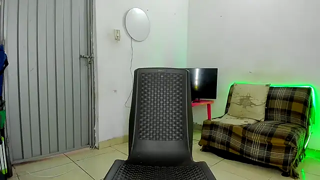 ZADQUIELHOT online show from 06-19-26, 12:33