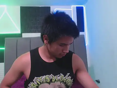 adonis latin 19 online show from 04-14-26, 07:19