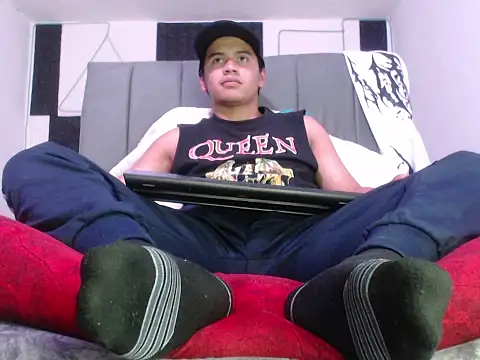 adonis latin 19 online show from 06-04-26, 03:33
