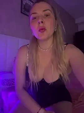 Snapshot of Maria3879 chatting on 03-25-26, 02:33 Maria3879 online show from 03-25-26, 02:33