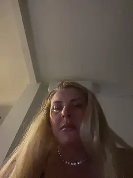 Snapshot of Maria3879 chatting on 03-20-26, 01:39 Maria3879 online show from 03-20-26, 01:39