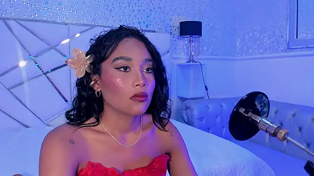 Horny Brunette  online show from 04-17-26, 03:09