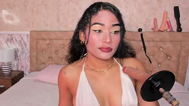 Horny Brunette  online show from 06-12-26, 06:27