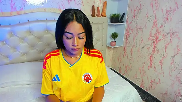 Horny Brunette  online show from 06-27-26, 12:22
