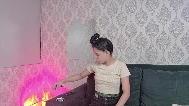 Twink Sensationxx online show from 06-15-26, 07:13