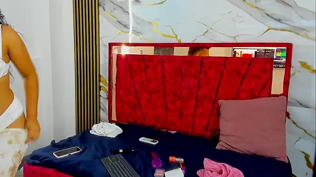 Tiana hots online show from 04-19-26, 03:18